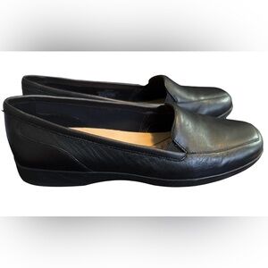 Easy Spirit Women’s 8.5 Black Leather Sedevitt Flats